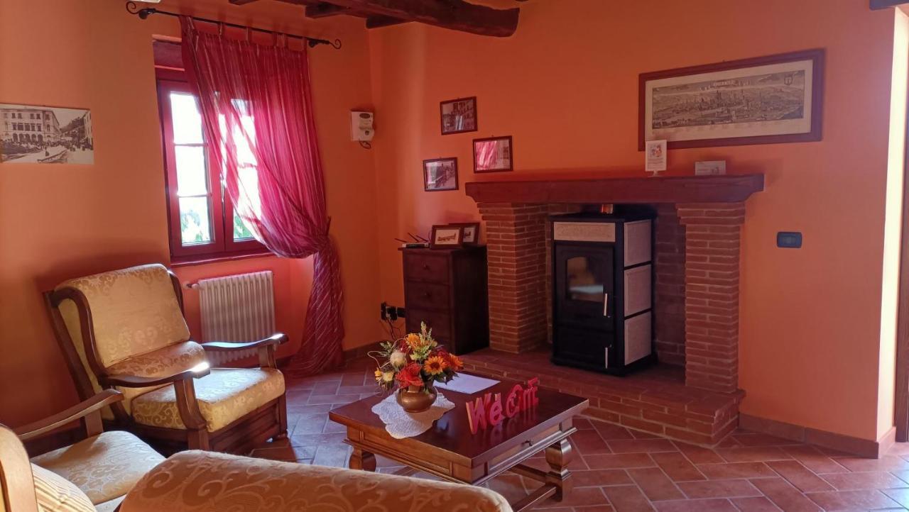 La Collina Dei Franchi Bed and Breakfast Camporgiano Εξωτερικό φωτογραφία