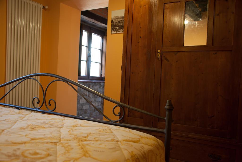 La Collina Dei Franchi Bed and Breakfast Camporgiano Δωμάτιο φωτογραφία